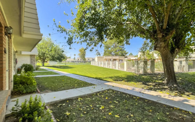 Southwest Splendor 2BR Tempe Townhome