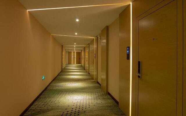 Lavande Hotel Yibin University City Exhibition Center