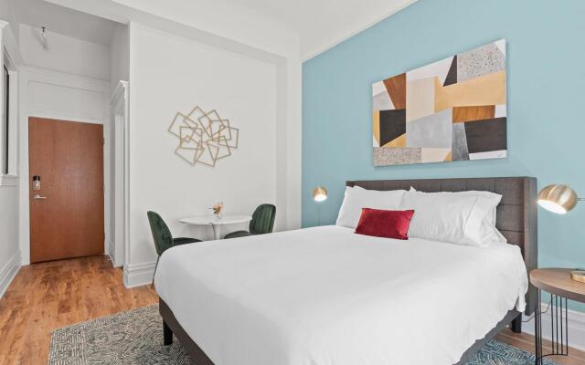 La Monarca Hotel Units 405