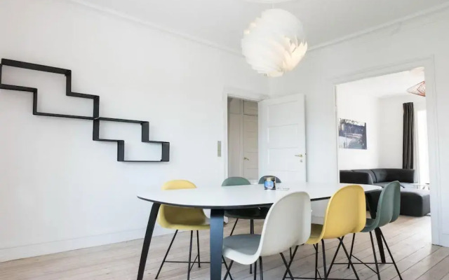 Beautiful 2-bed Apartment