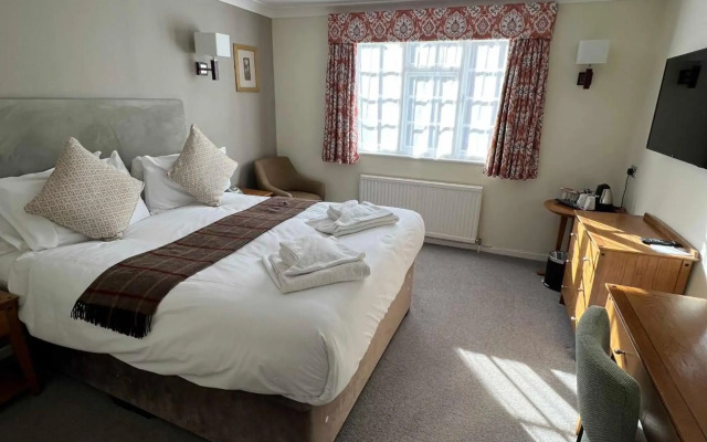 Norfolk Arms Hotel