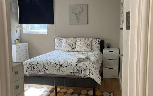 Cosy London Home With 2 Bedrooms