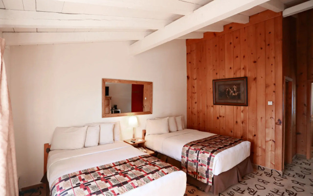 Dude Rancher Lodge