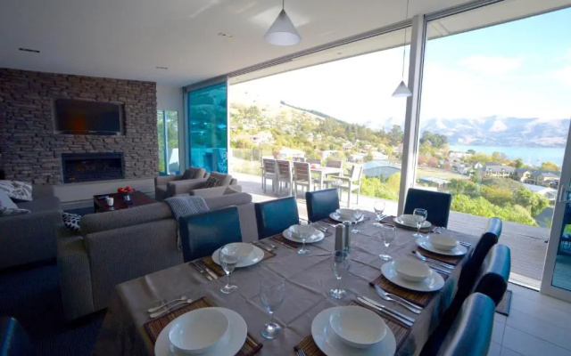 Walnut Retreat - Akaroa Holiday House