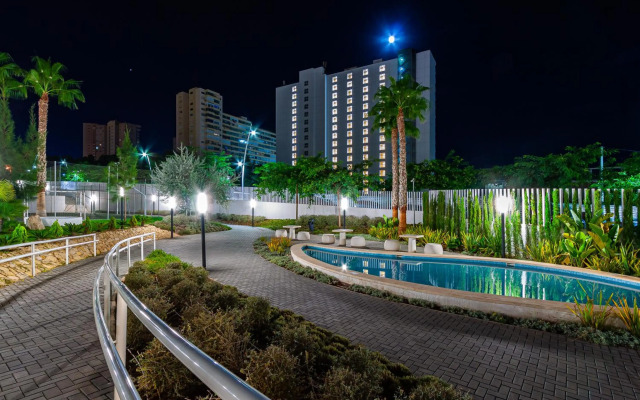 SUNSET WAVES sunny apARTs