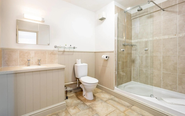 Best Western Limpley Stoke Hotel