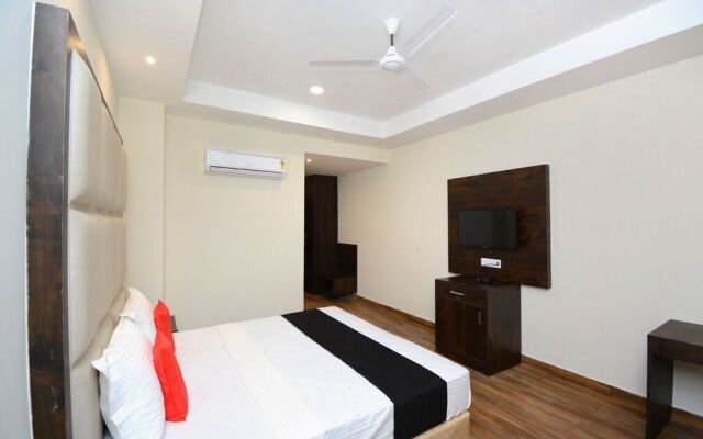 Capital O 37234 Reejas Inns N Suites