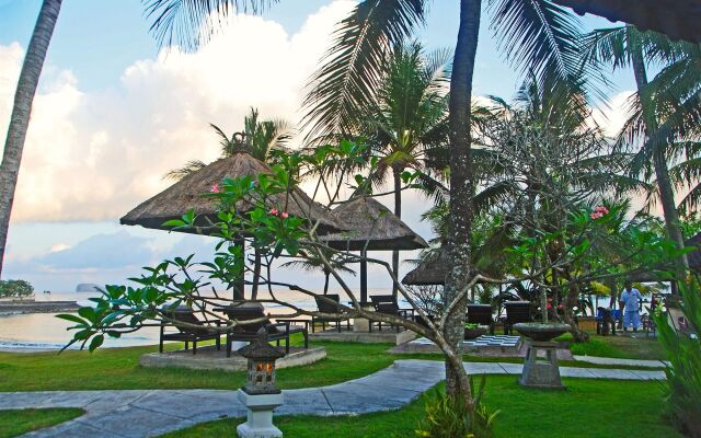 Отель Candi Beach Resort and Spa