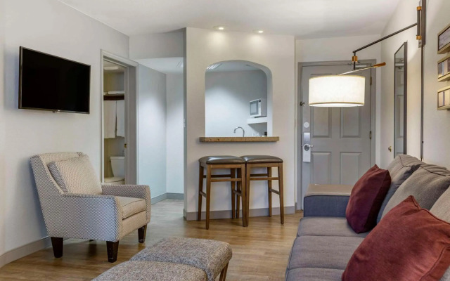 Windmill Suites Surprise - Phoenix, Ascend Hotel Collection