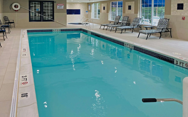 Comfort Inn & Suites Sturbridge - Brimfield