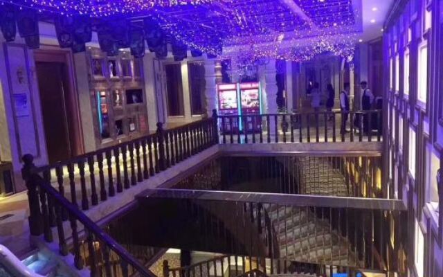 Joy Wanjia Hotel (Wuyi Mould City Jiayuan Plaza)