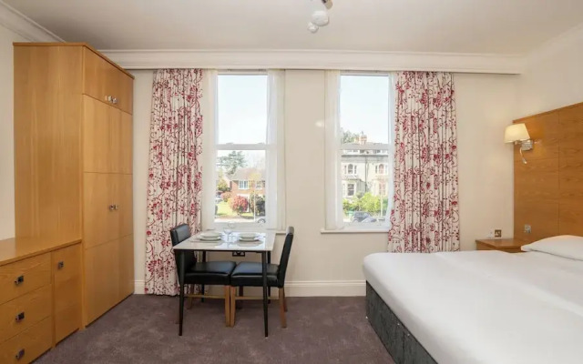 Teddington Lodge