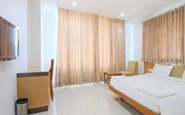 Fabhotel Syberitic Suites