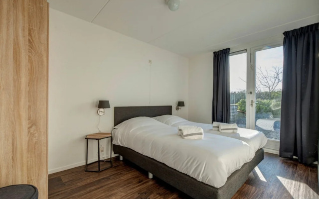 Restyled 2 Bathroom Holidayhome, sea Within Walking Distance