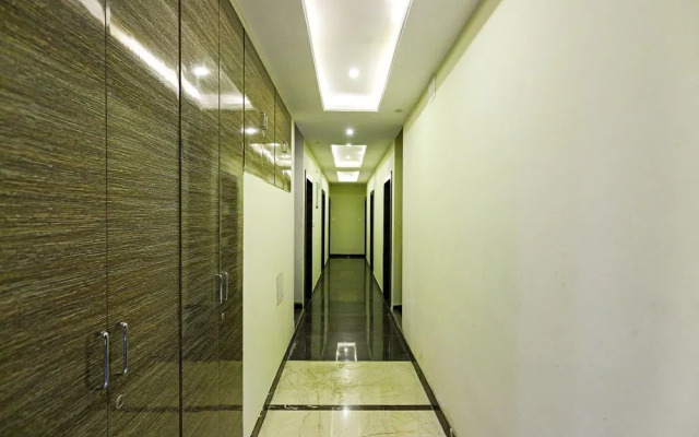 OYO 7987 Hotel Carnation