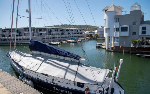 Waterfront New Listng - 8 South Quay -