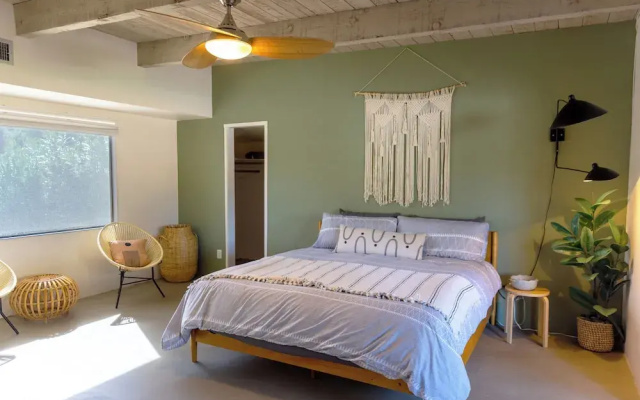 3BR Designer Hideaway w/ Private Pool, spa