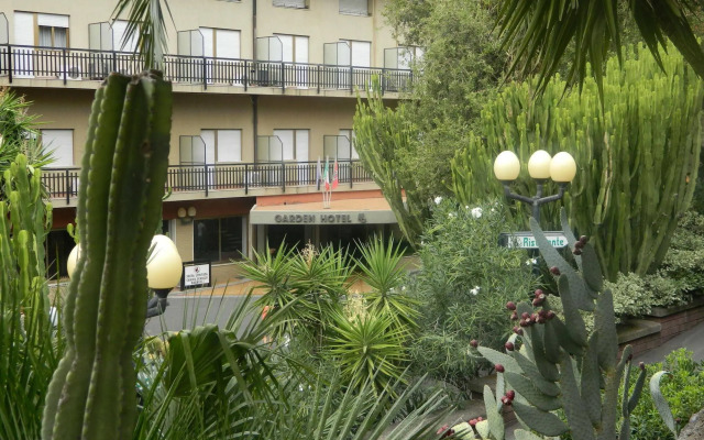 Garden Hotel