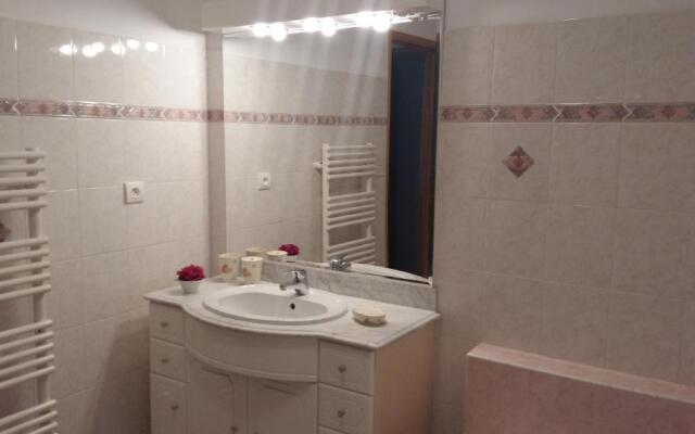 Bas de Villa chez Mr.Girolami Dominique