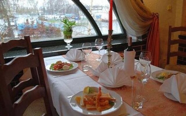 Kompleks Hotelowy Logos