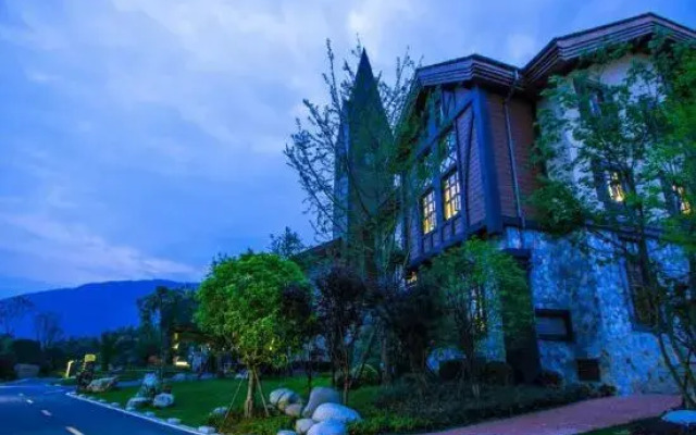 Lutang Hot Spring Resort