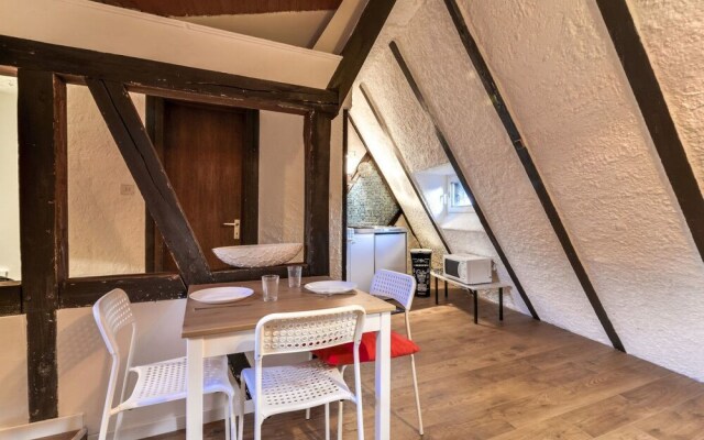 Lovely Apartment With a Small Terrace