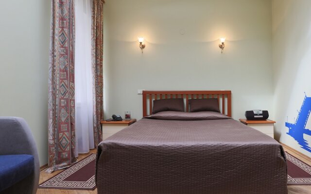 Ап-ты «Австрийский Дворик», Фурштатская, 45