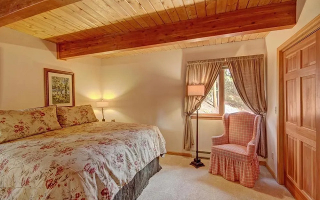 Black Bear 5 Br Home by RedAwning