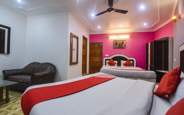 OYO 4751 Hotel Akashdeep