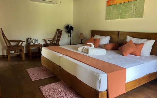 Saffron Lake Yala