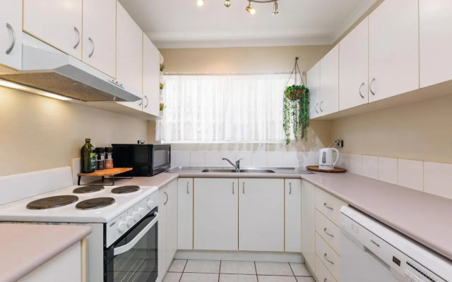 Charming CBD Apt 3bd 2bth - walk to Waterfront