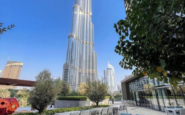 Sky Symphony 3BR Address Opera by Meerak