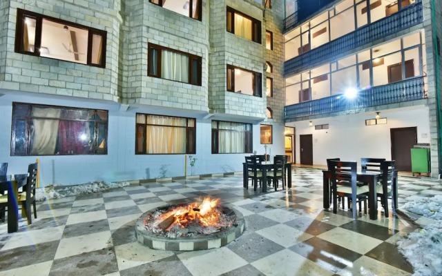 Kapoor Resort