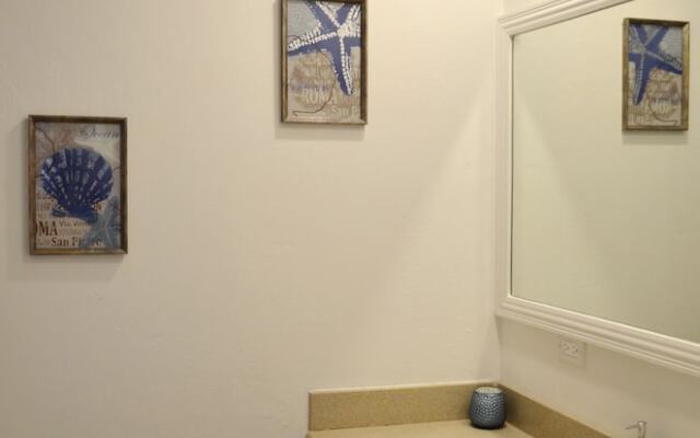 Bay Pointe Yacht Club 2BD Apartment OLR