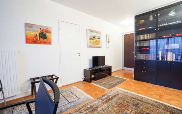 Charming Apartment Near Montparnasse