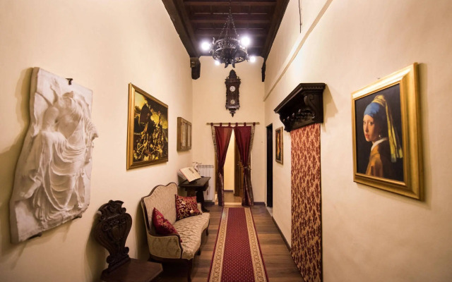 All'ombra della Torre