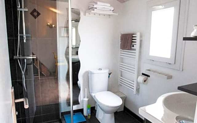 Les Yeux Bleus Bed & Breakfast