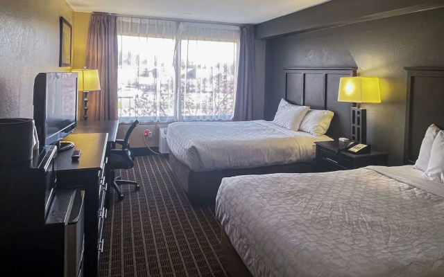Days Inn & Suites by Wyndham Norton Shores/Muskegon