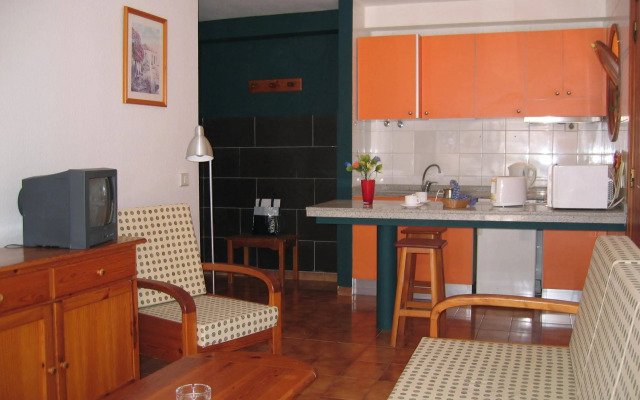 Laguna Apartments