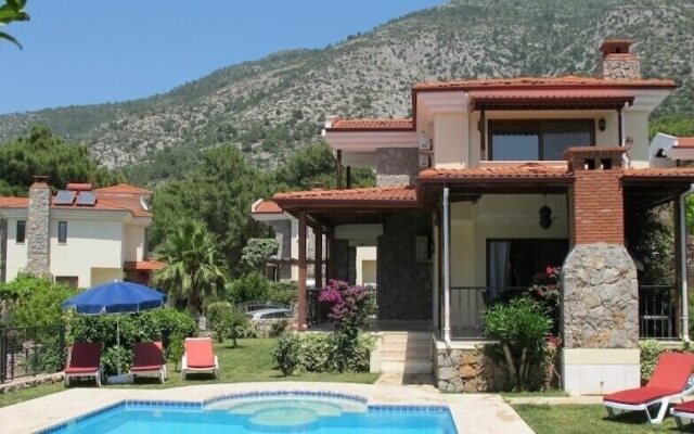 Villa AX20 by JoyLettings