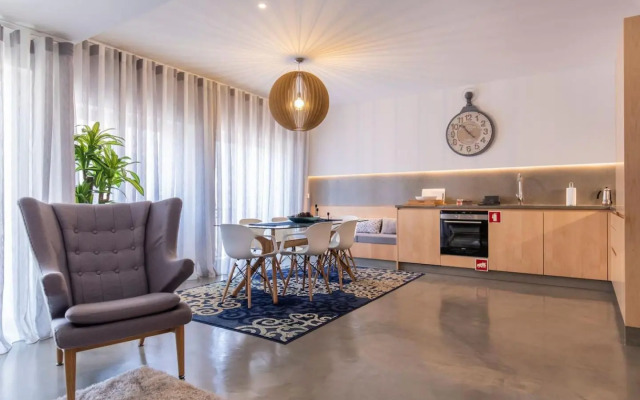 Lovelystay - Sunshine Residence in the Heart of Graça