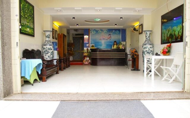 Mango Hotel