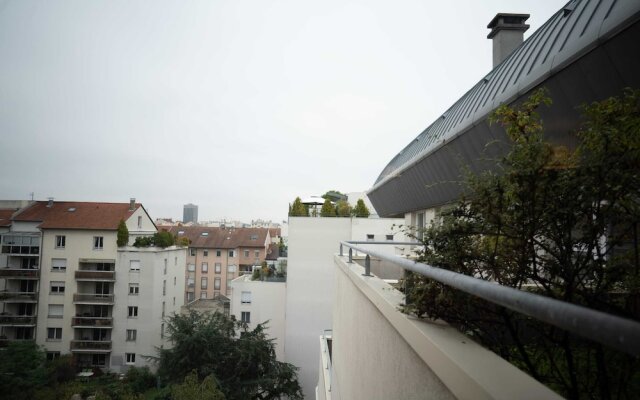 Charming bright studio and design