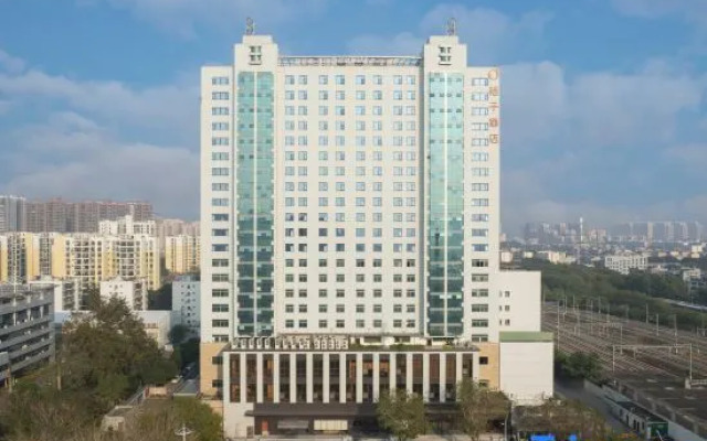 Orange Beihai Railway Station Square Hotel