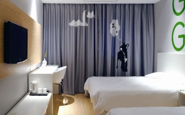 Motel 168 Shenzhen Futian Port Guihua Road Branch