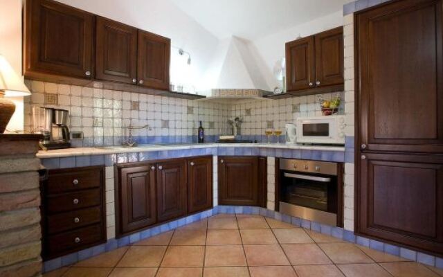 Locazione Turistica Nicole + Dependance