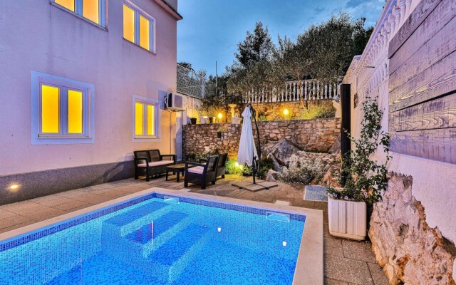 Beautiful Home in Marina With Wifi and 7 Bedrooms