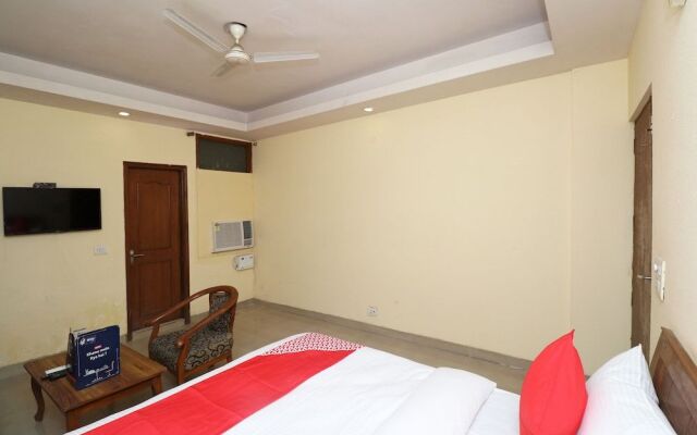 OYO 19484 Hotel Cubic Inn