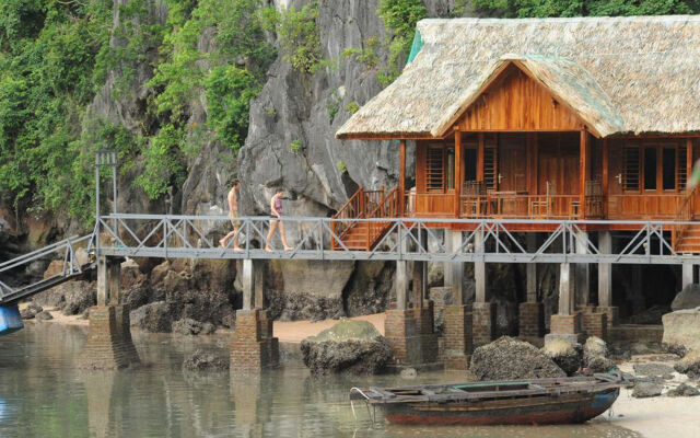 Cat Ba Sandy Beach Resort