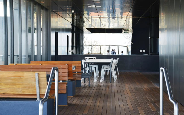 Wentworth Point Oversized balcony view apartment